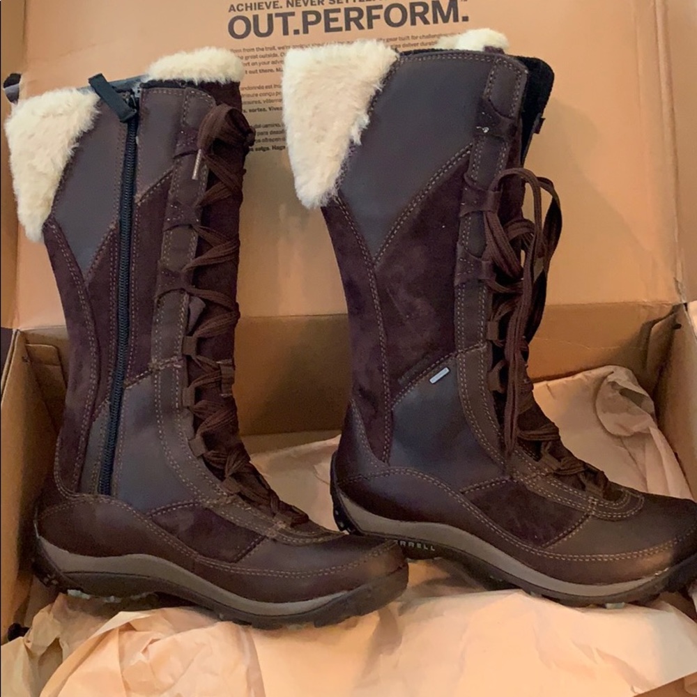 NWT ~ Merrill boots